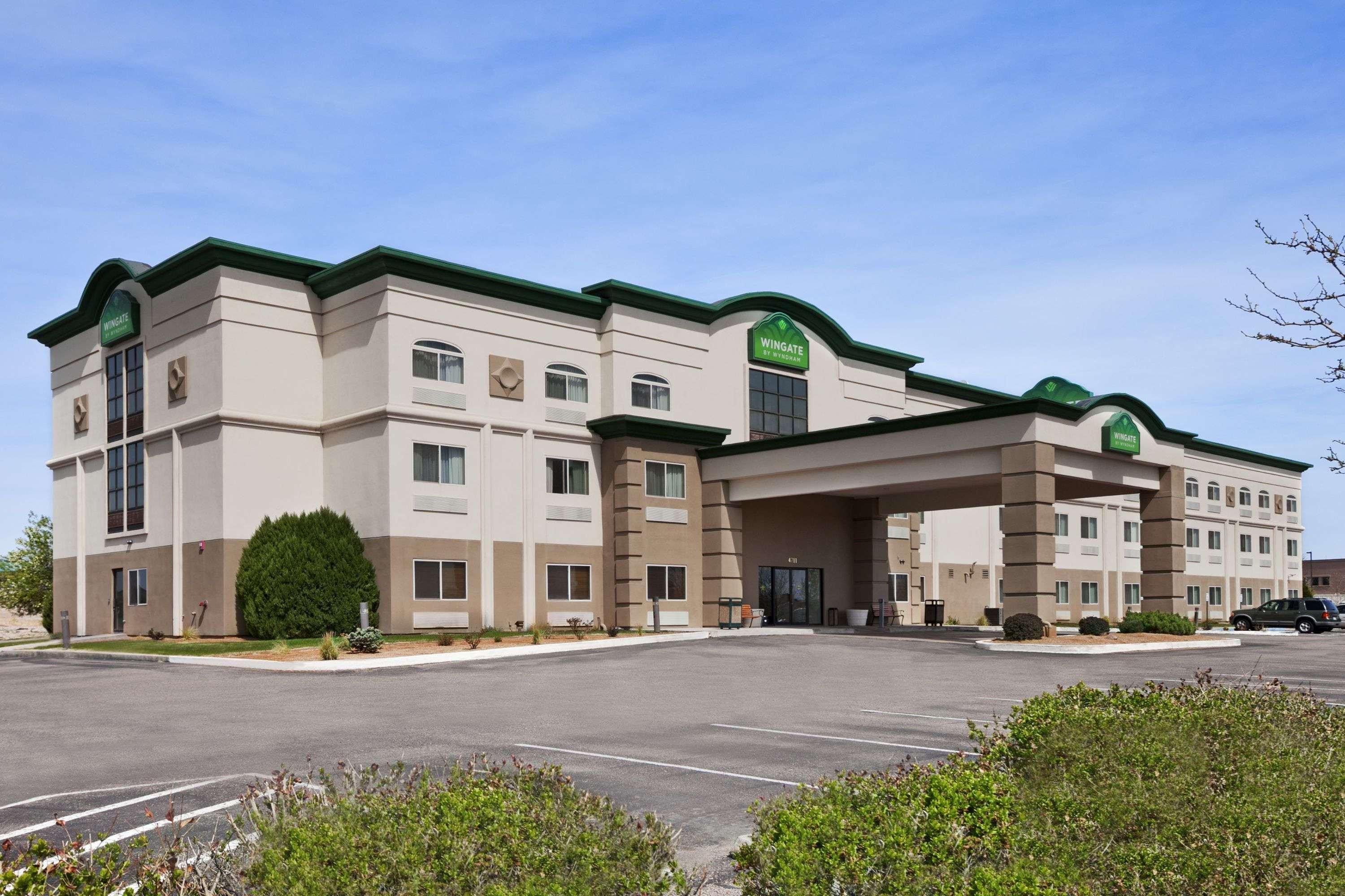 Wingate By Wyndham Pueblo Hotel Екстериор снимка
