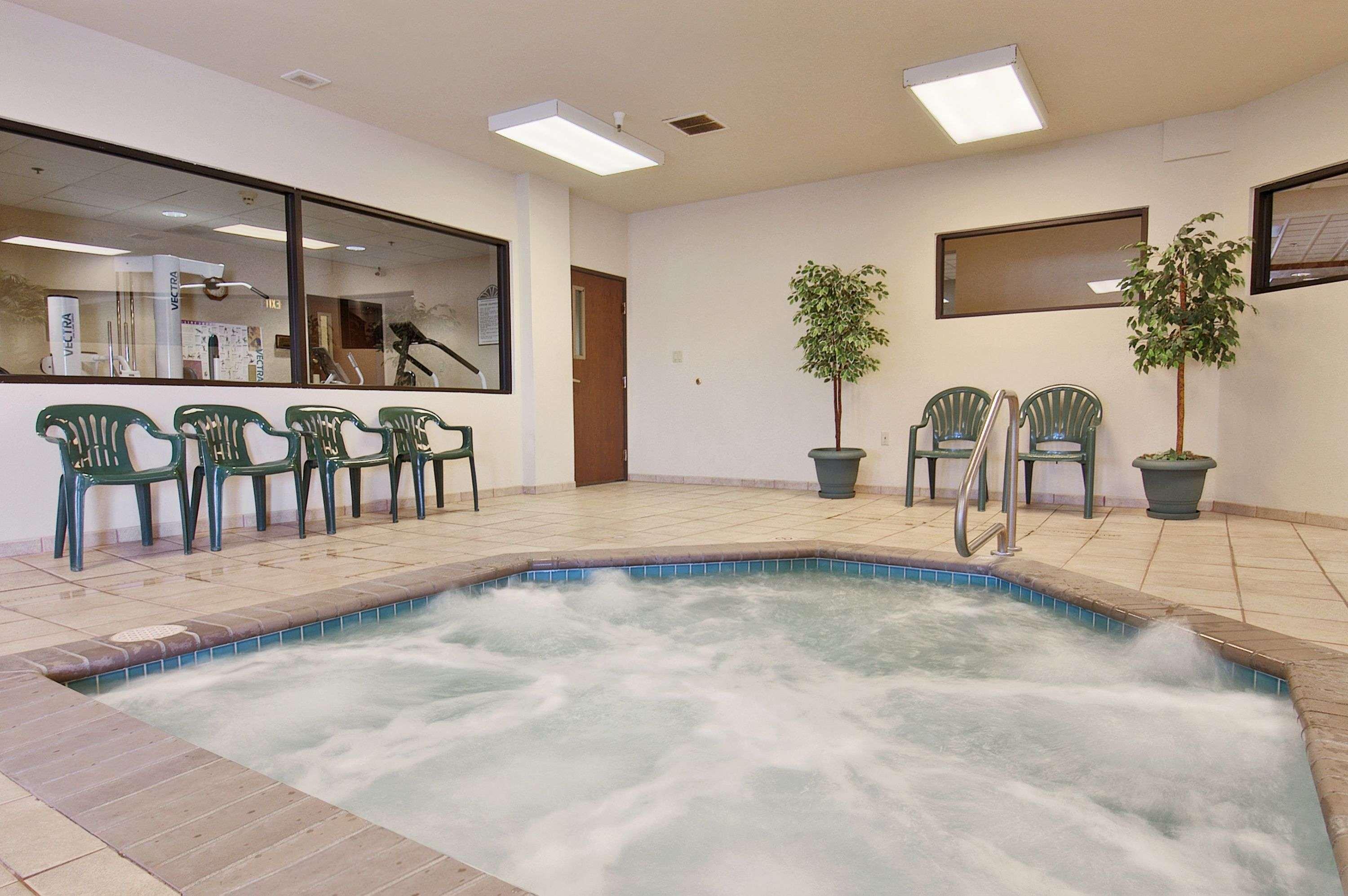 Wingate By Wyndham Pueblo Hotel Екстериор снимка