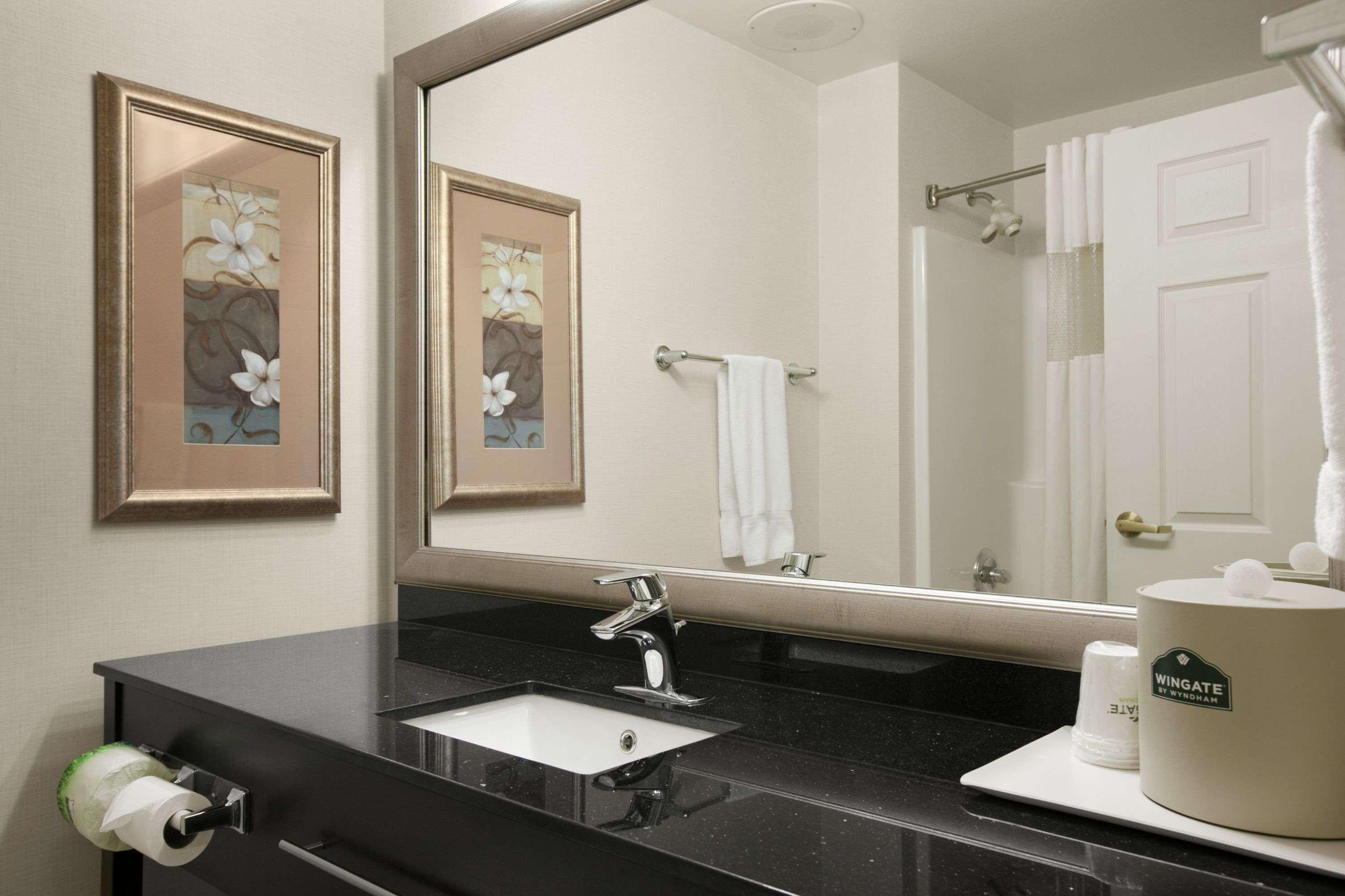 Wingate By Wyndham Pueblo Hotel Екстериор снимка