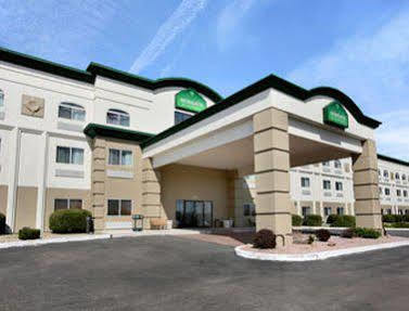 Wingate By Wyndham Pueblo Hotel Екстериор снимка