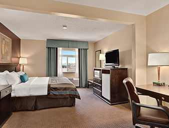 Wingate By Wyndham Pueblo Hotel Екстериор снимка